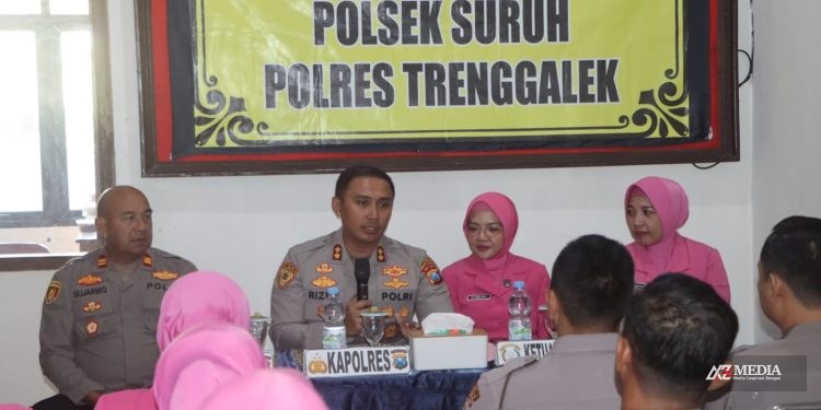Kapolres Trenggalek Kunjungi Polsek Suruh dan Pule, Tekankan Disiplin dan Pelayanan Humanis