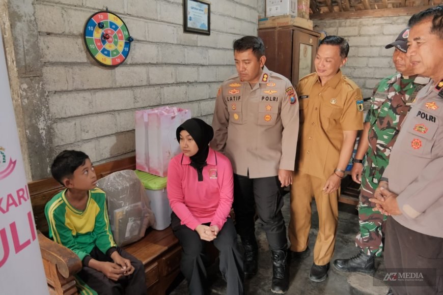 Kapolres Kediri Sambangi Bocah 11 Tahun yang Rawat Ibunya Seorang Diri