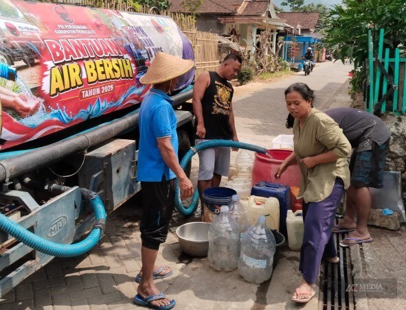 PDI Perjuangan Trenggalek Salurkan Air Bersih untuk Warga Desa Dongko
