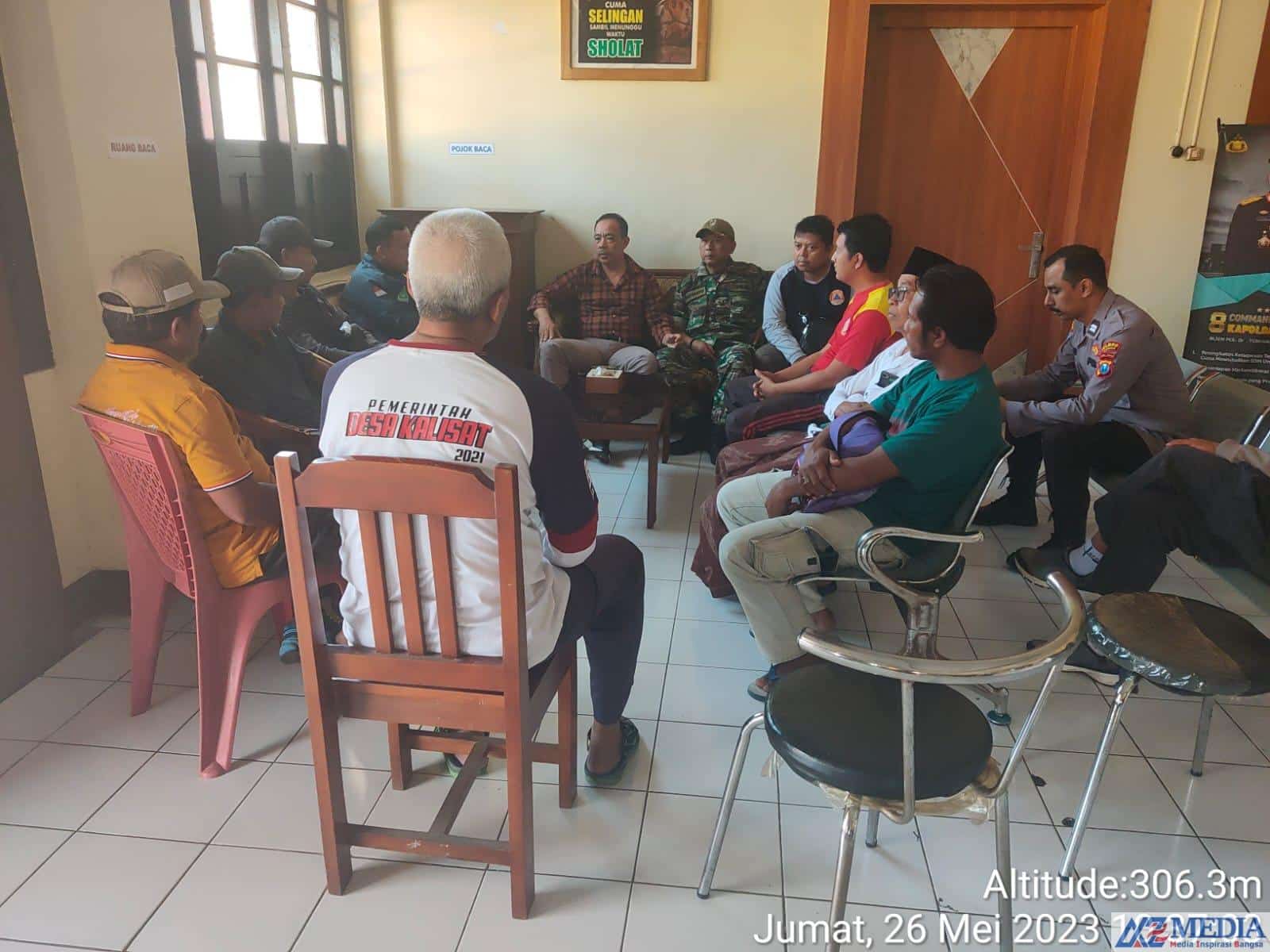 Polisi RW Polres Jember Berhasil Redam Isu Dukun Santet di Kalisat Dengan Mediasi 3 IMG 20230527 WA0014 Polisi RW Polres Jember Berhasil Redam Isu Dukun Santet di Kalisat Dengan Mediasi