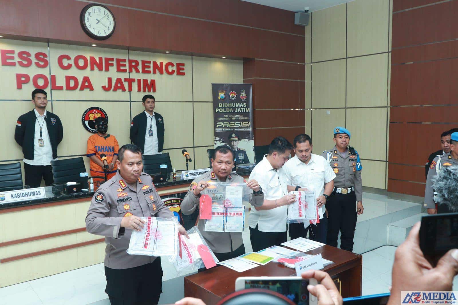 IMG 20230531 WA0005 Polda Jatim Berhasil Ungkap Penipuan Trading Ratusan PMI Rugi Milyaran Rupiah