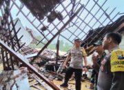 IMG 20230710 WA0007 Tanggap Bencana, Polisi Bantu Evakuasi Korban Banjir dan Tanah Longsor di Malang