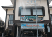 3. Habib Luthfi Puji Prabowo Pilih Gibran Jadi Cawapres Pilihan Tepat .00 02 32 12.Still002.00 00 28 07.Still002 1 Geliat Satlantas Polres Tulungagung Dalam Memberikan Layanan Yang Berintegritas