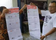 1705237579 1600x861 1 KPU Tulungagung Temukan Ratusan Surat Suara DPRD Rusak