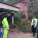 659cb64128dcb rumah warga di tulungagung rusak terkena longsor tebing 1265 711 Rumah Warga Tulungagung Tertimpa Longsor 9 Meter