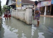 Banjir Bercampur Limbah Industri Di Tulungagung 27102022 ds1 e1706502242887 Setatus Kebencanaan Naik Di Kabupaten Tulungagung,Tulungagung Darurat Bencana