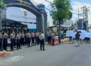 Unjuk2 3653918003 Pertanyakan Netralitas Polri dalam Pemilu 2024, Kelompok Perkumpulan Tulungagung Bersatu Gelar Unjuk Rasa di Polres Tulungagung.