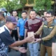 bagi takjil 148266915 1 Pemkab Tulungagung Bagi-bagi Takjil di Bulan Ramadhan