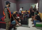 razia tempat karaoke satpol pp kabupaten kediri sita miras m 322560 Tempat Karaoke di Tulungagung Dirazia Usai Nekat Buka Saat Ramadan