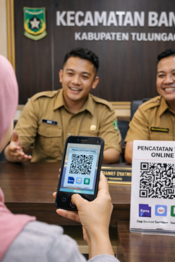 Langkah Kecil, Dampak Besar: Kecamatan Bandung Tulungagung Beralih ke Buku Tamu Digital