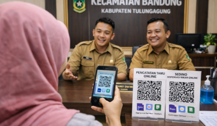 ChatGPT Image Jan 14 2026 04 47 43 PM Langkah Kecil, Dampak Besar: Kecamatan Bandung Tulungagung Beralih ke Buku Tamu Digital